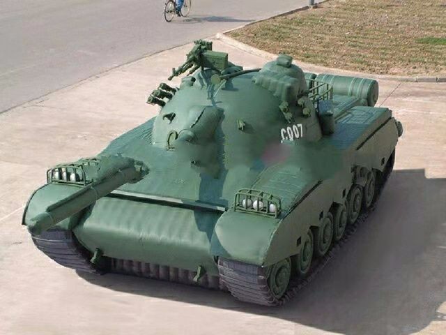 乌恰小型军事坦克